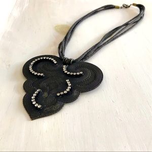 Black Pendant Necklace With Rhinestones